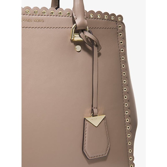 Michael Kors Benning Large Scalloped Leather Satchel Truffle Excellent Condition - Picture 9 of 15